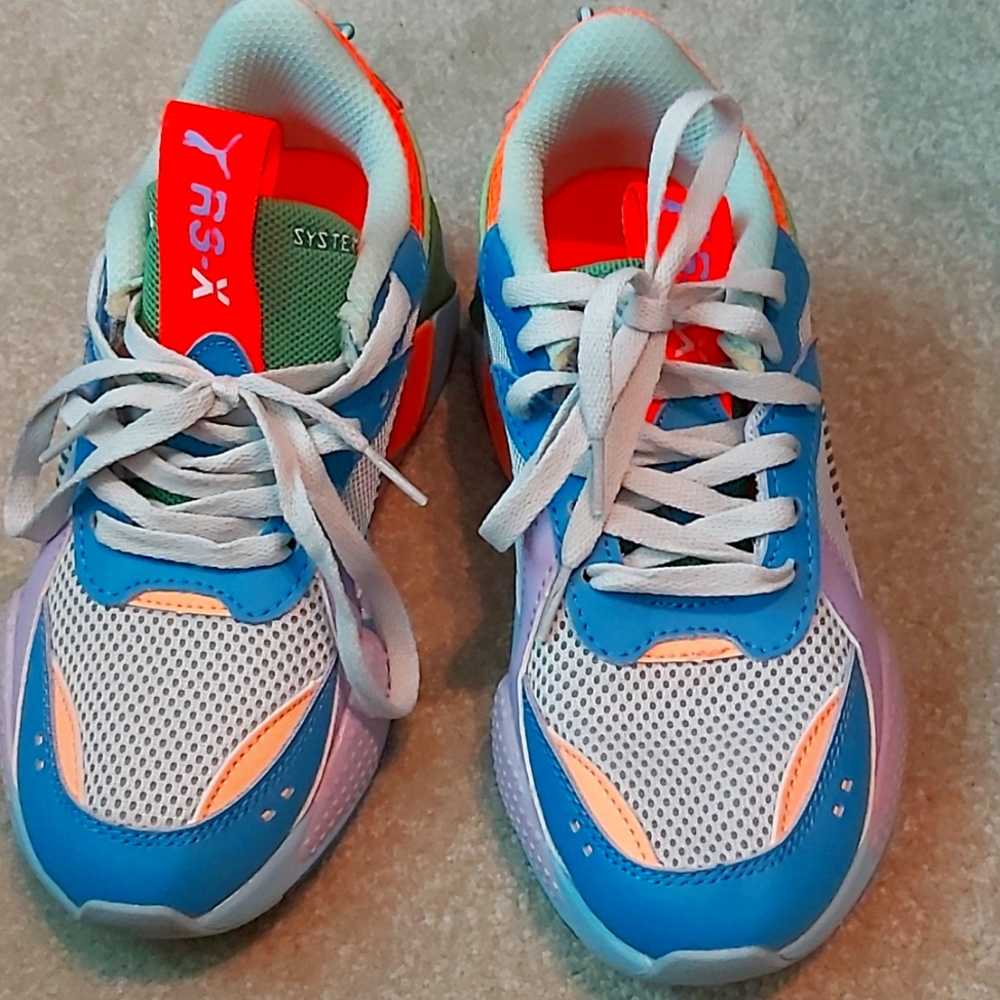 LIKE NEW puma rsx sneakers